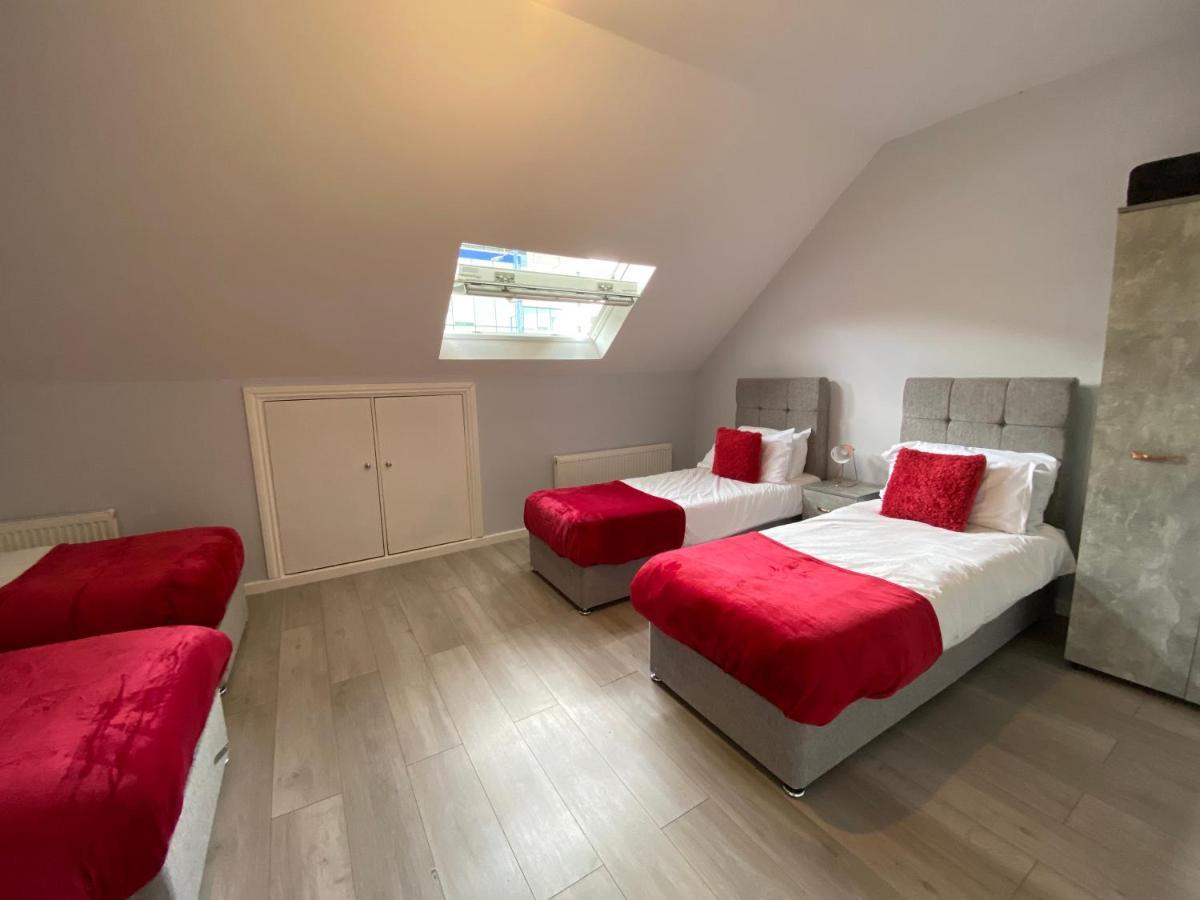 Cosy Flats Near Heathrow, Group Bookings Available With Parking Space Hounslow Luaran gambar