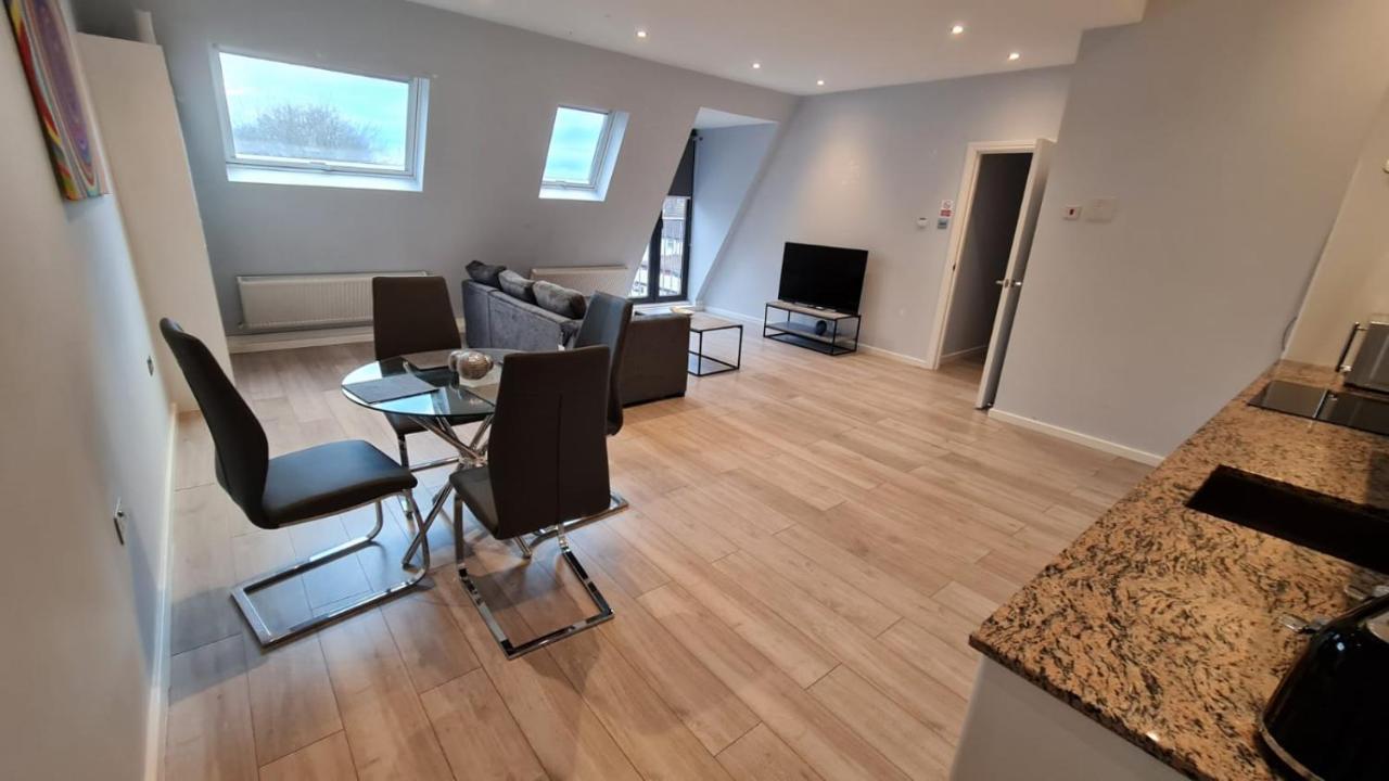 Cosy Flats Near Heathrow, Group Bookings Available With Parking Space Hounslow Luaran gambar