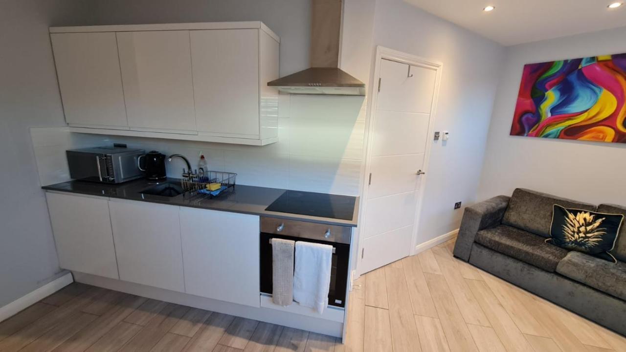 Cosy Flats Near Heathrow, Group Bookings Available With Parking Space Hounslow Luaran gambar
