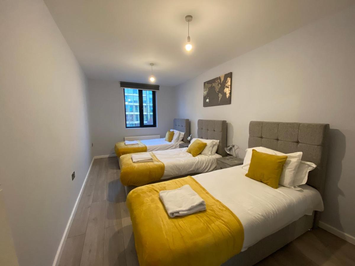Cosy Flats Near Heathrow, Group Bookings Available With Parking Space Hounslow Luaran gambar