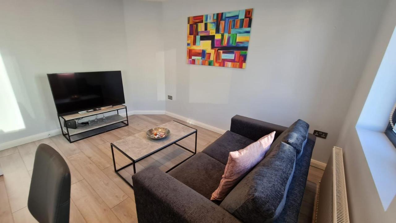 Cosy Flats Near Heathrow, Group Bookings Available With Parking Space Hounslow Luaran gambar
