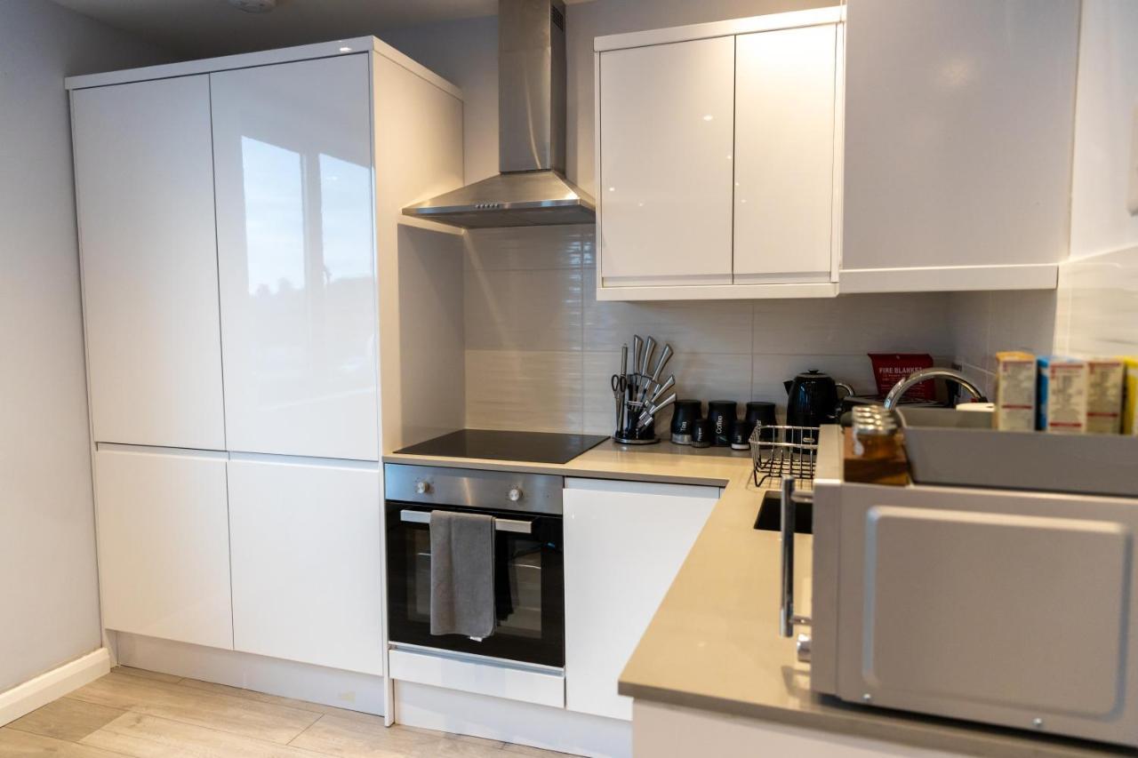 Cosy Flats Near Heathrow, Group Bookings Available With Parking Space Hounslow Luaran gambar
