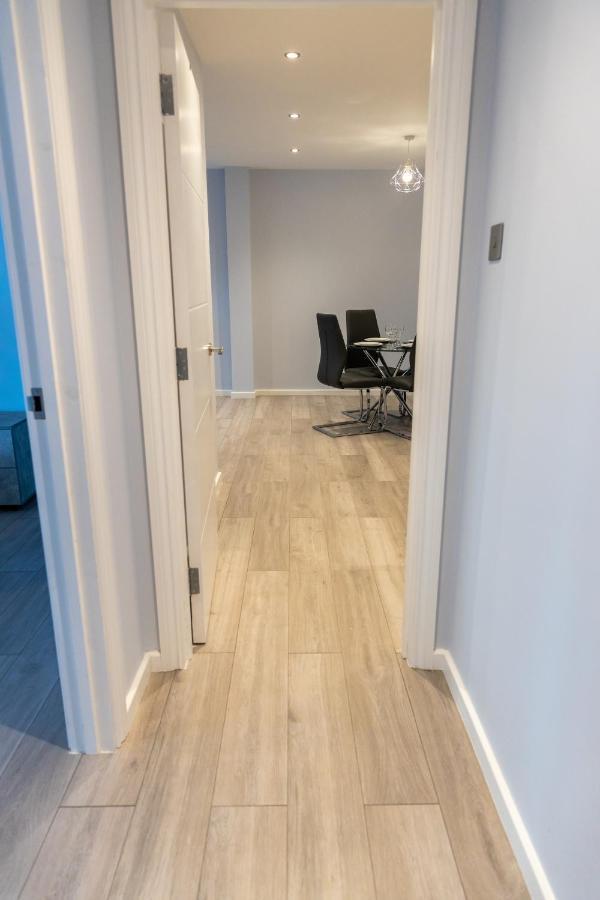Cosy Flats Near Heathrow, Group Bookings Available With Parking Space Hounslow Luaran gambar