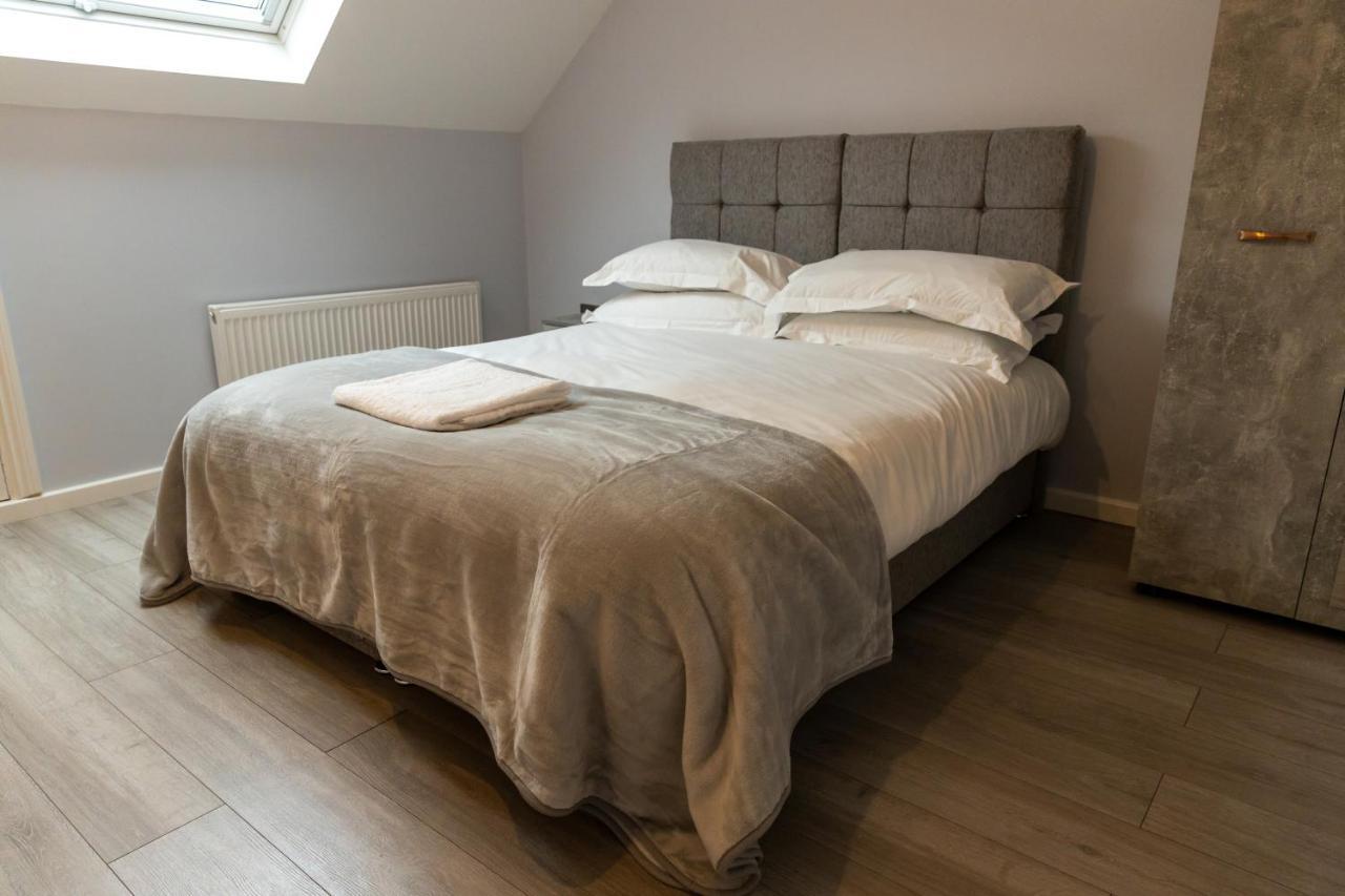 Cosy Flats Near Heathrow, Group Bookings Available With Parking Space Hounslow Luaran gambar