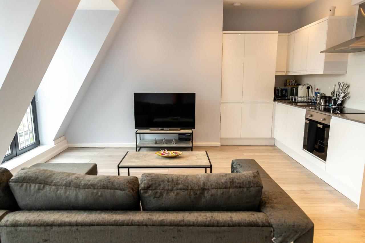 Cosy Flats Near Heathrow, Group Bookings Available With Parking Space Hounslow Luaran gambar