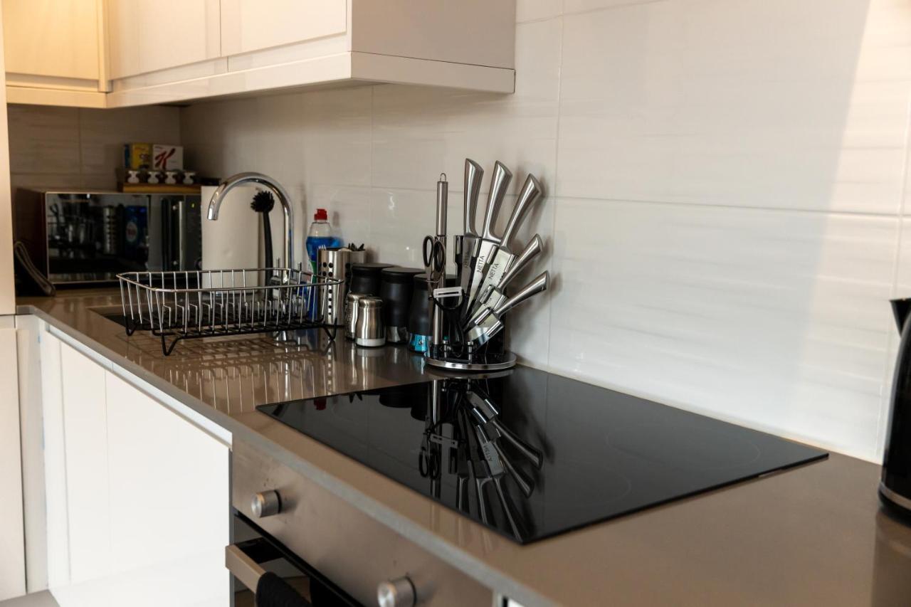 Cosy Flats Near Heathrow, Group Bookings Available With Parking Space Hounslow Luaran gambar